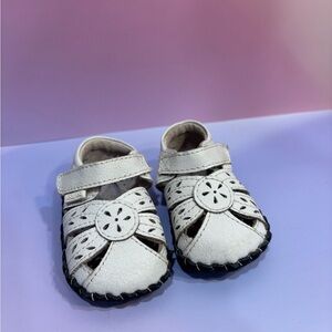 pediped White Leather Flower Cutout Mary Jane Sandals for Baby